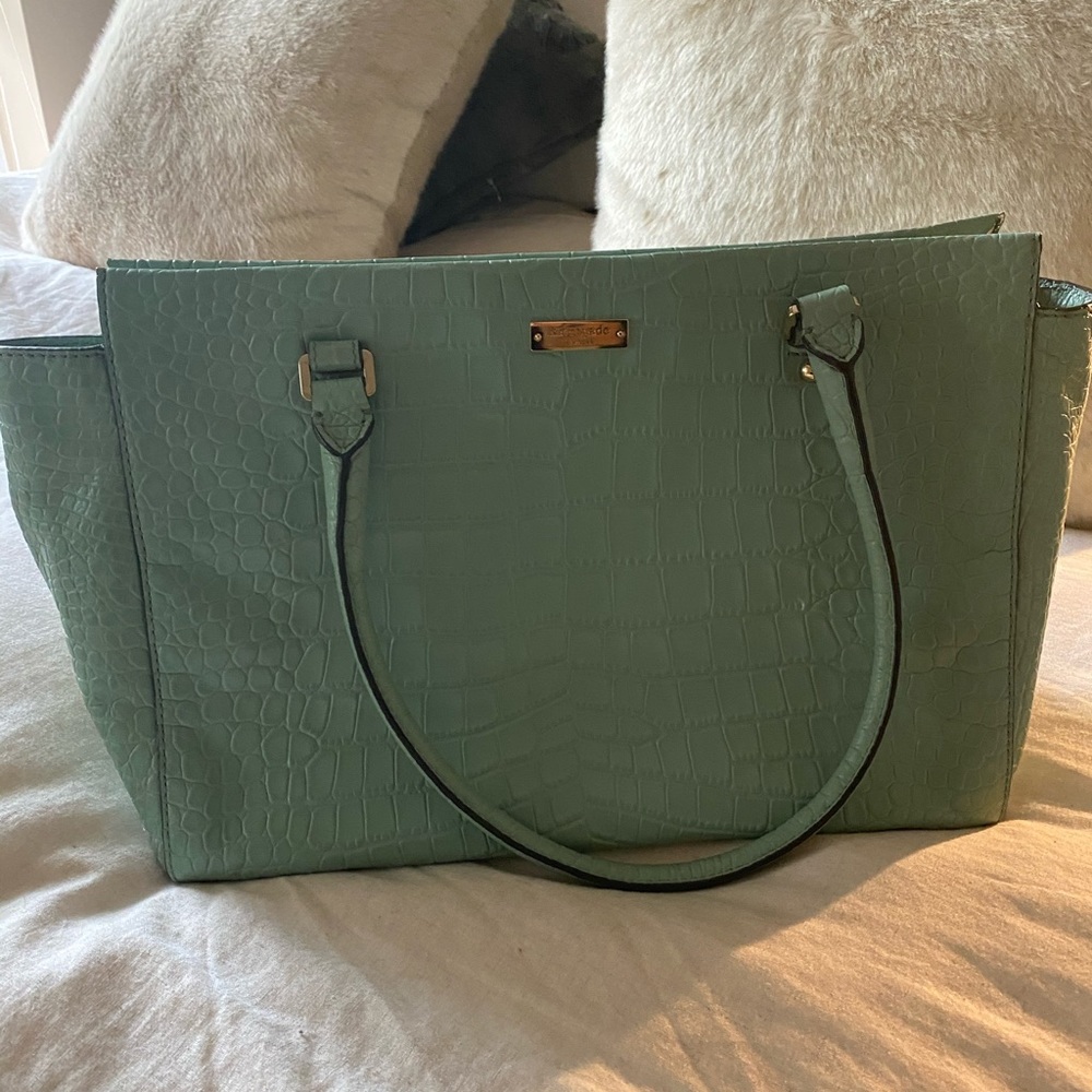 Kate Spade beautiful “snake skin” leather tote! 💖